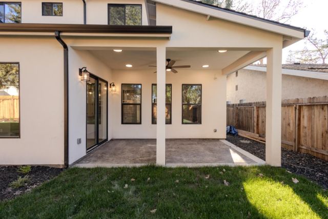 104 Southlite Cir, Sacramento, CA 95831