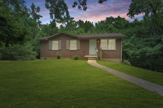 1454 Elm Hill Dr, Clarksville, TN 37040