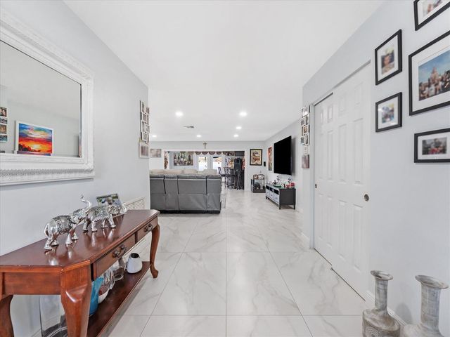 23040 SW 54th Avenue, Boca Raton, FL 33433