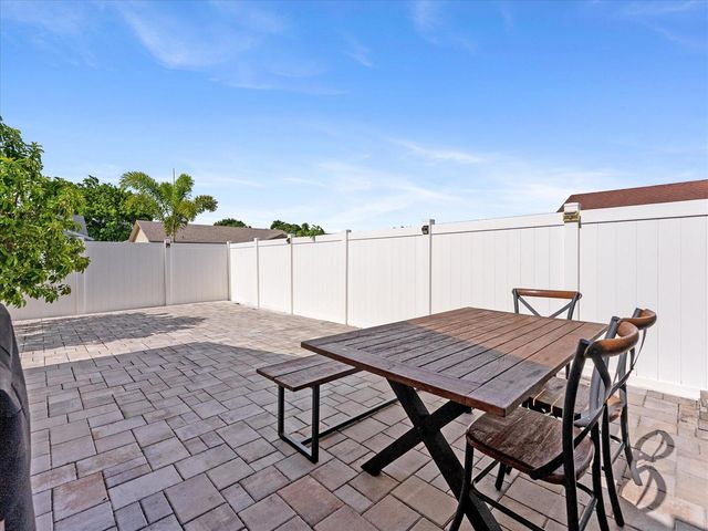 23040 SW 54th Avenue, Boca Raton, FL 33433
