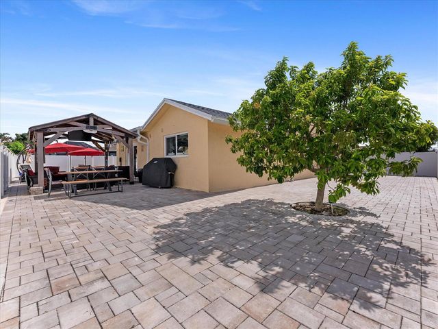 23040 SW 54th Avenue, Boca Raton, FL 33433