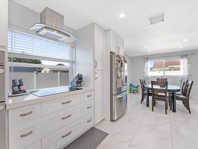23040 SW 54th Avenue, Boca Raton, FL 33433