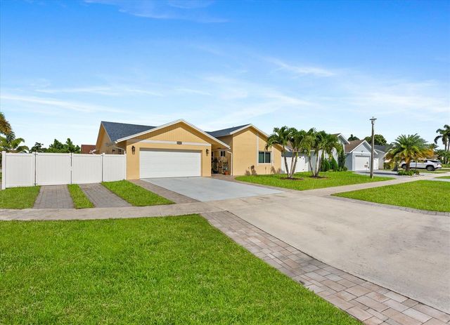 23040 SW 54th Avenue, Boca Raton, FL 33433