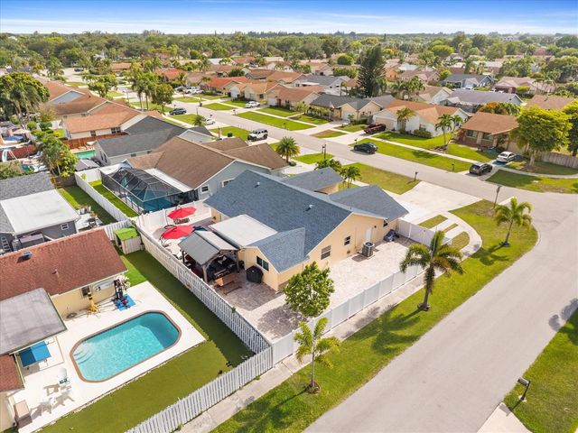 23040 SW 54th Avenue, Boca Raton, FL 33433