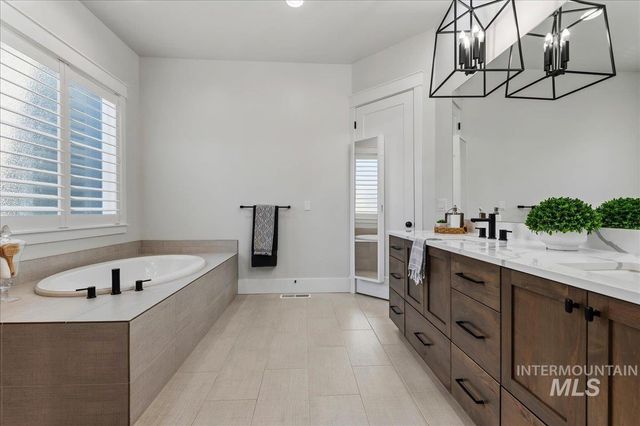 5001 W Tia Inez St., Eagle, ID 83616