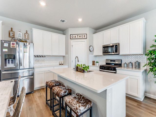 236 Lost Mine Peak LN, Dripping Springs, TX 78620