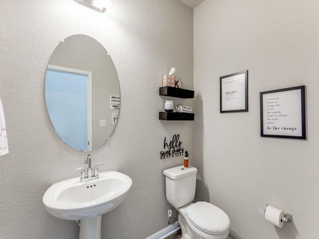 236 Lost Mine Peak LN, Dripping Springs, TX 78620