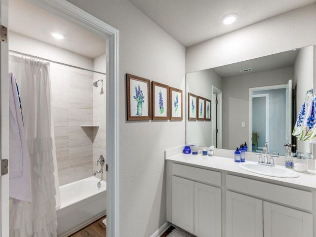 236 Lost Mine Peak LN, Dripping Springs, TX 78620