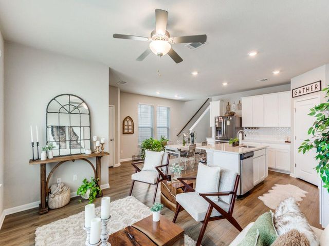 236 Lost Mine Peak LN, Dripping Springs, TX 78620