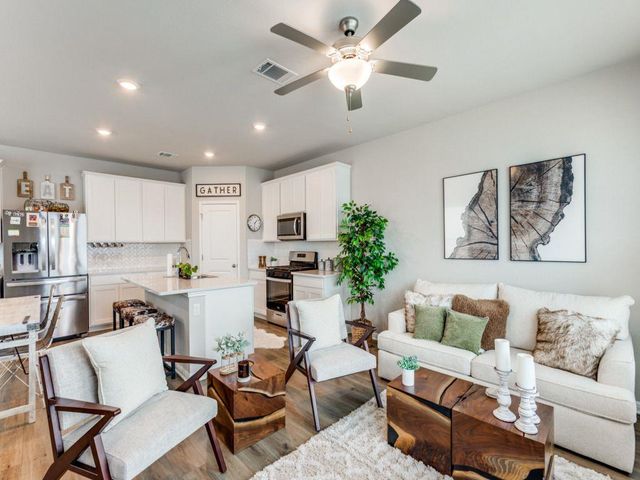 236 Lost Mine Peak LN, Dripping Springs, TX 78620