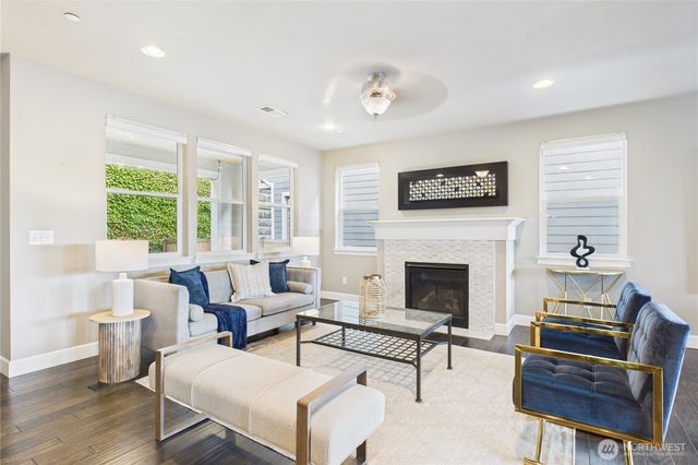 19608 82nd Pl NE, Kenmore, WA 98028