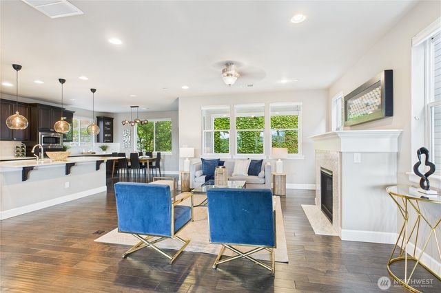 19608 82nd Pl NE, Kenmore, WA 98028