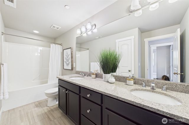 19608 82nd Pl NE, Kenmore, WA 98028