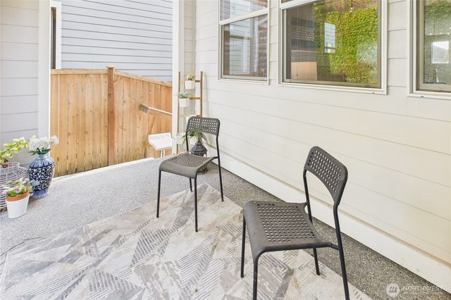 19608 82nd Pl NE, Kenmore, WA 98028