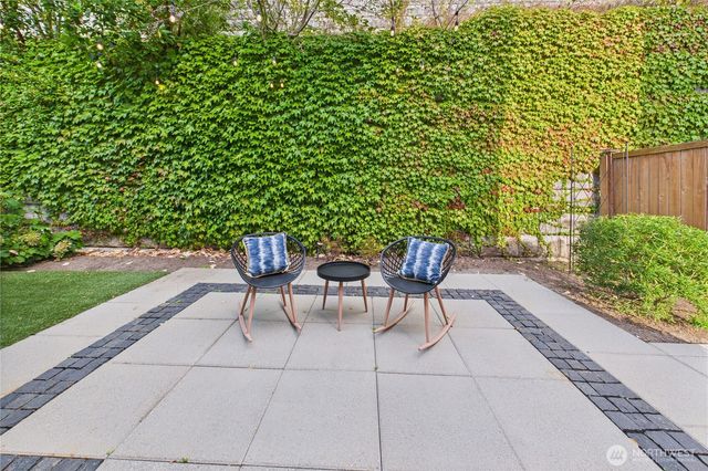 19608 82nd Pl NE, Kenmore, WA 98028