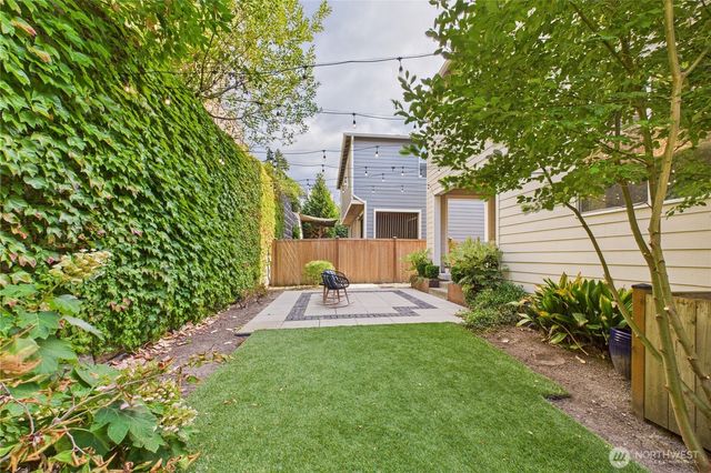 19608 82nd Pl NE, Kenmore, WA 98028