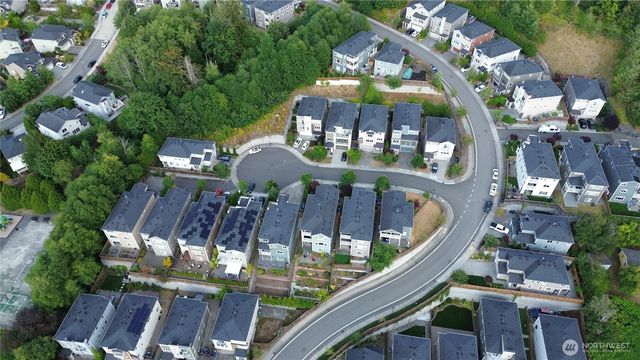 19608 82nd Pl NE, Kenmore, WA 98028