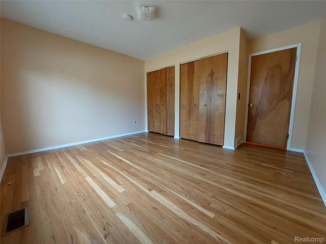 5080 Abington Drive, Troy, MI 48085