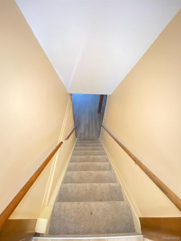 5080 Abington Drive, Troy, MI 48085