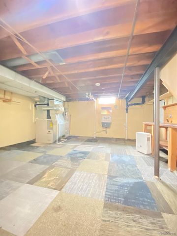 5080 Abington Drive, Troy, MI 48085