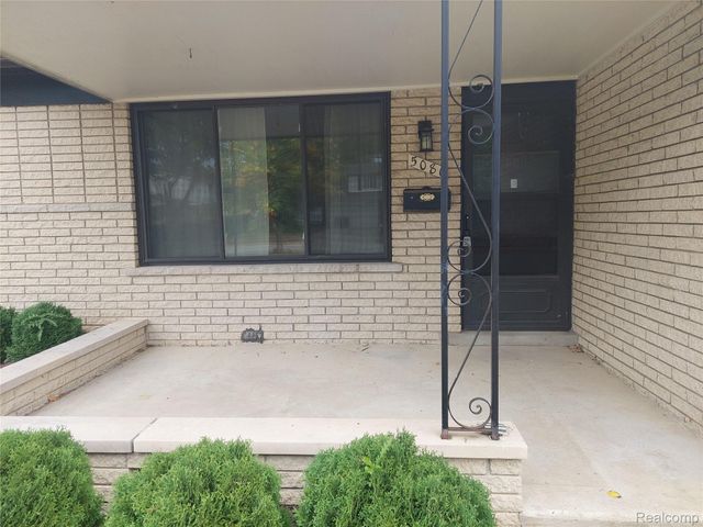 5080 Abington Drive, Troy, MI 48085