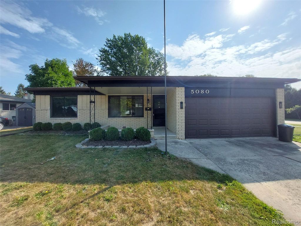 5080 Abington Drive, Troy, MI 48085