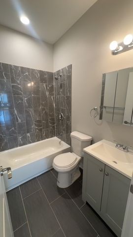 22 N Parkside Avenue 1, Chicago, IL 60644