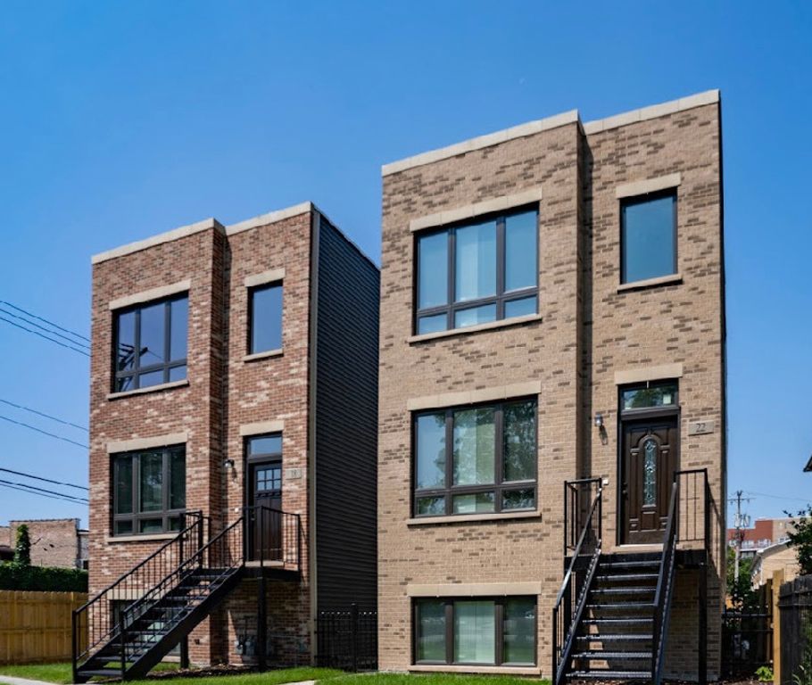 22 N Parkside Avenue 1, Chicago, IL 60644