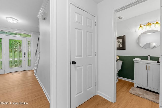 11206 New Stone Ct, Louisville, KY 40223