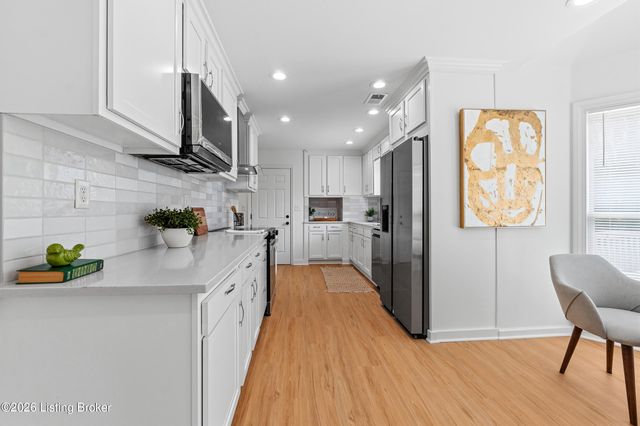 11206 New Stone Ct, Louisville, KY 40223