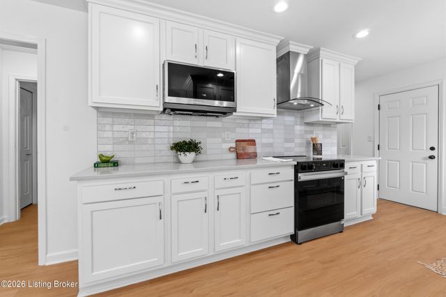 11206 New Stone Ct, Louisville, KY 40223