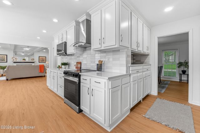 11206 New Stone Ct, Louisville, KY 40223