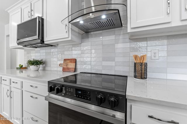 11206 New Stone Ct, Louisville, KY 40223