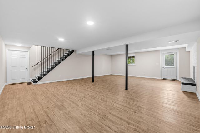 11206 New Stone Ct, Louisville, KY 40223