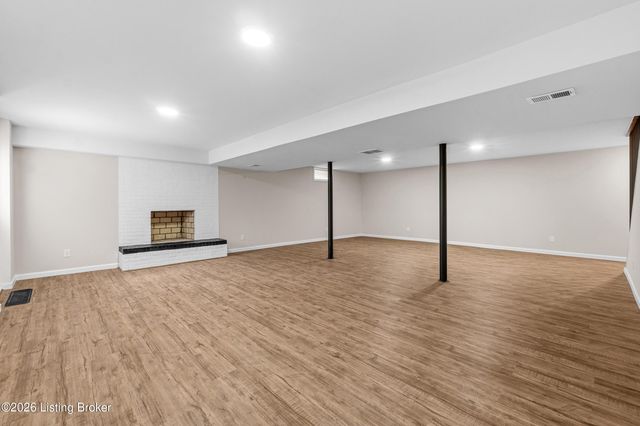 11206 New Stone Ct, Louisville, KY 40223