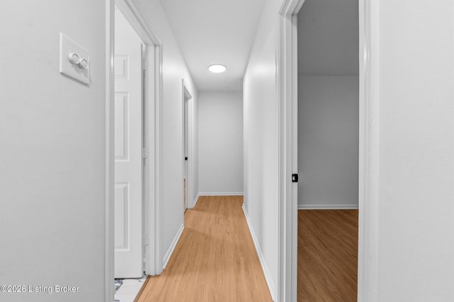 11206 New Stone Ct, Louisville, KY 40223