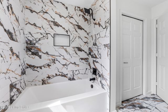 11206 New Stone Ct, Louisville, KY 40223