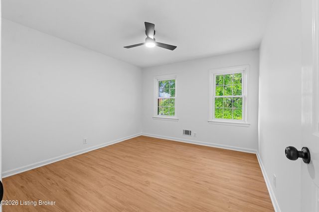 11206 New Stone Ct, Louisville, KY 40223