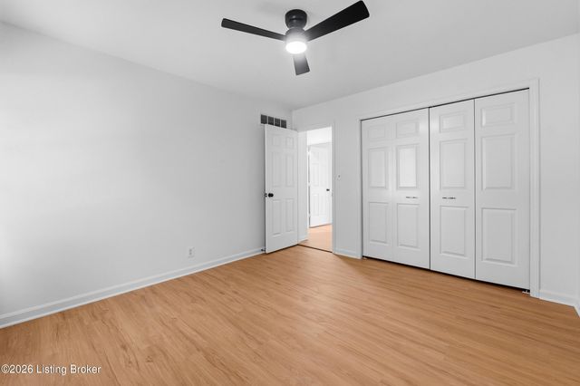 11206 New Stone Ct, Louisville, KY 40223