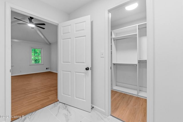 11206 New Stone Ct, Louisville, KY 40223