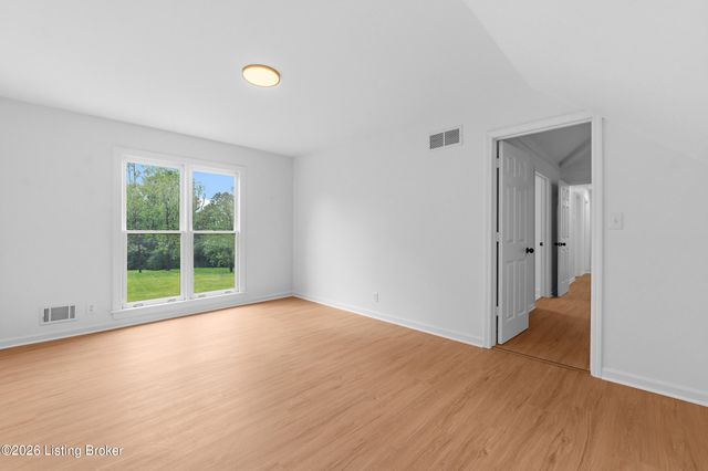 11206 New Stone Ct, Louisville, KY 40223