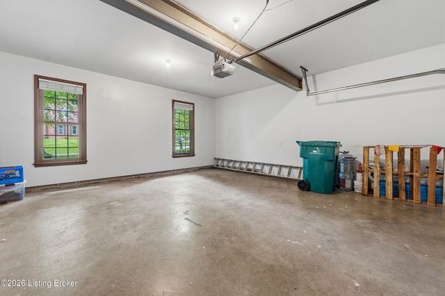 11206 New Stone Ct, Louisville, KY 40223