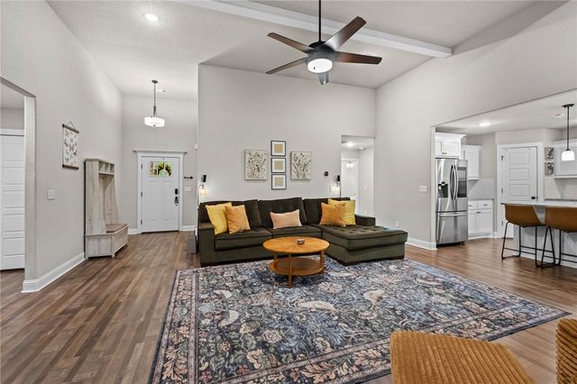 10 Runnymede Lane, Bella Vista, AR 72715