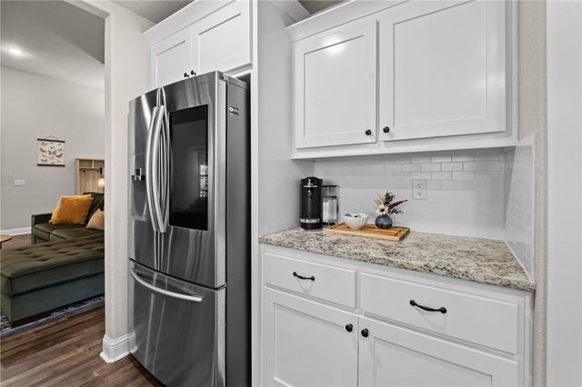 10 Runnymede Lane, Bella Vista, AR 72715