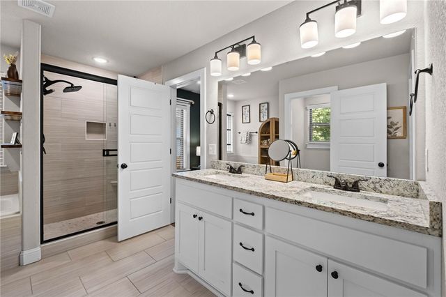 10 Runnymede Lane, Bella Vista, AR 72715
