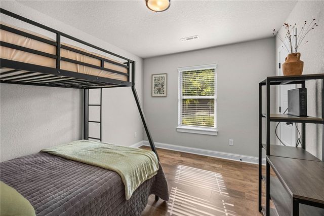 10 Runnymede Lane, Bella Vista, AR 72715