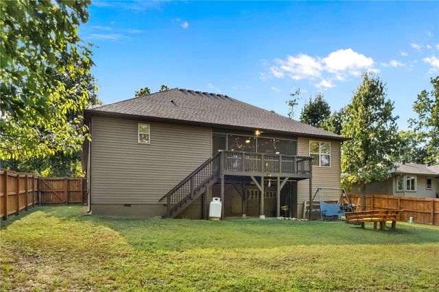 10 Runnymede Lane, Bella Vista, AR 72715