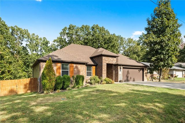 10 Runnymede Lane, Bella Vista, AR 72715