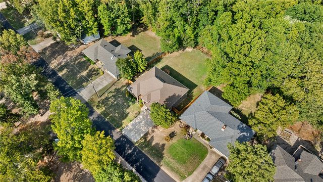 10 Runnymede Lane, Bella Vista, AR 72715