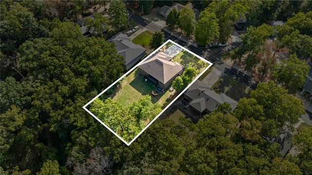 10 Runnymede Lane, Bella Vista, AR 72715